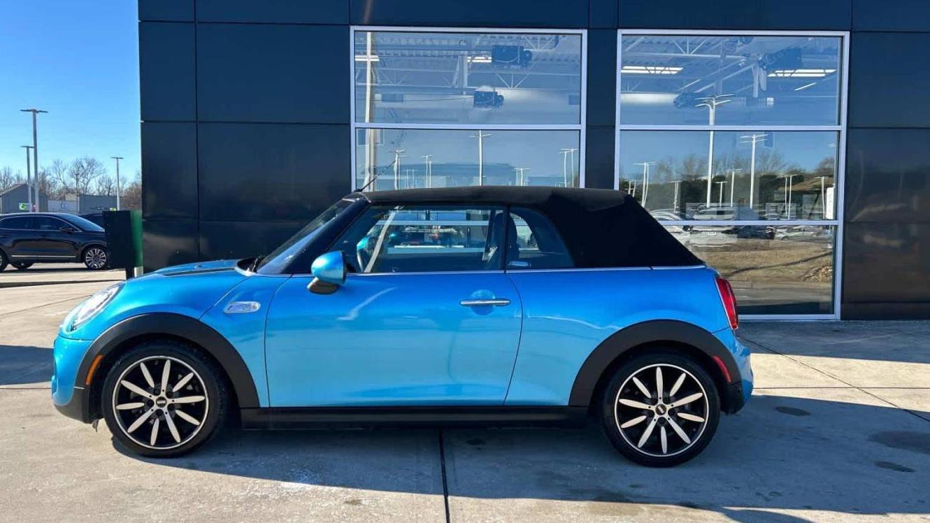 MINI COOPER CONVERTIBLE 2018 WMWWG9C50J3C82576 image